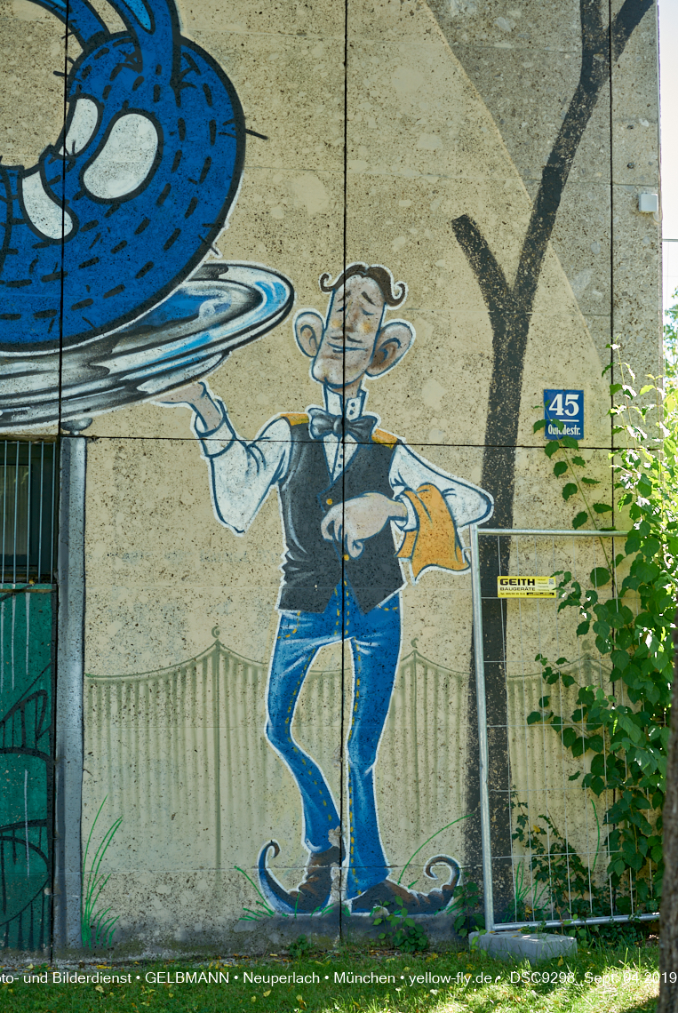 04.09.2019 - Einkaufs- und Wohnzentrum Quiddestraße in Neuperlach